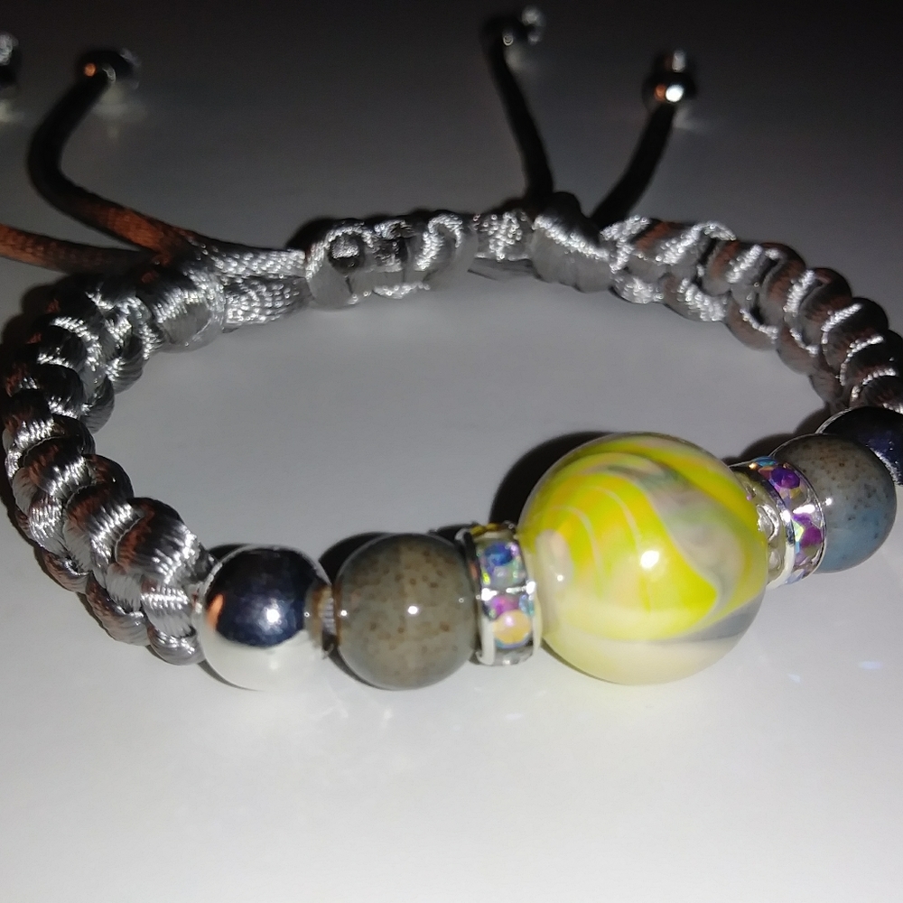 🆕Yellow Swirl Bead Bracelet NWOT